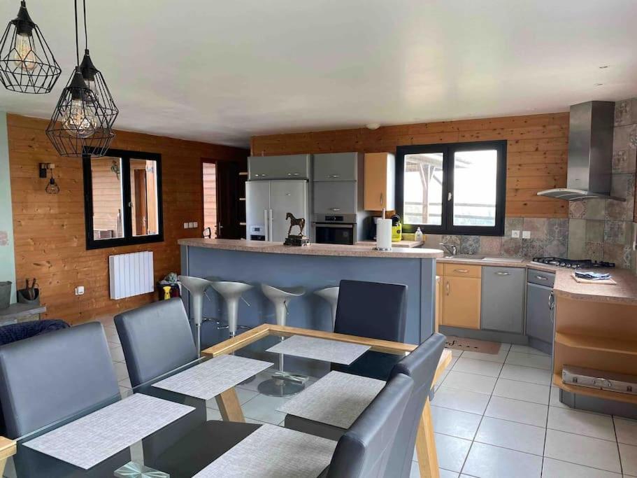 Maison A 10 Min Du Haras Du Pin Holiday home *